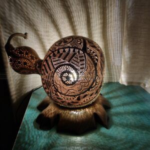 lampara caracol artesanal tallada en calabaza