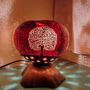 lampara arbol de la vida artesanal tallada en calabaza