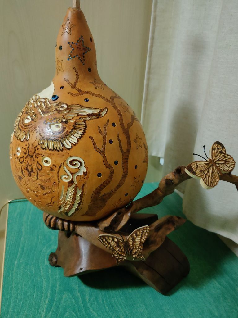 lampara buho artesanal tallada en calabaza