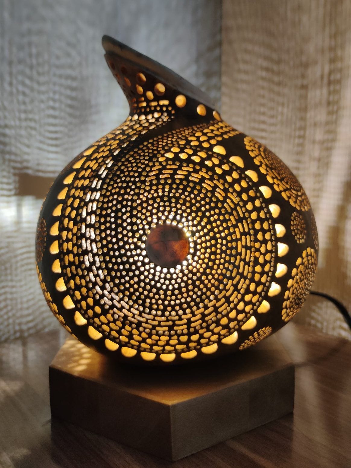 lampara caracol artesanal tallada en calabaza